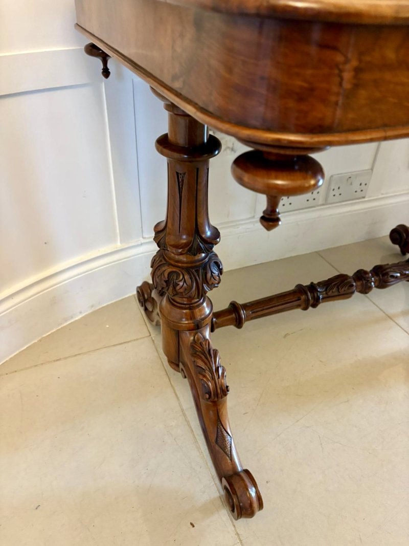 Outstanding Quality Antique Victorian Burr Walnut Freestanding Centre Table